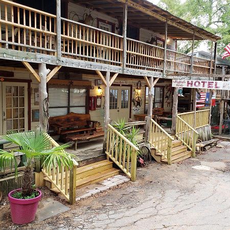 Buffalo Girls Hotel Canton Bagian luar foto