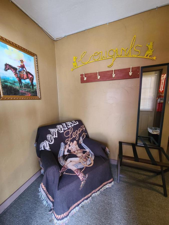 Buffalo Girls Hotel Canton Bagian luar foto