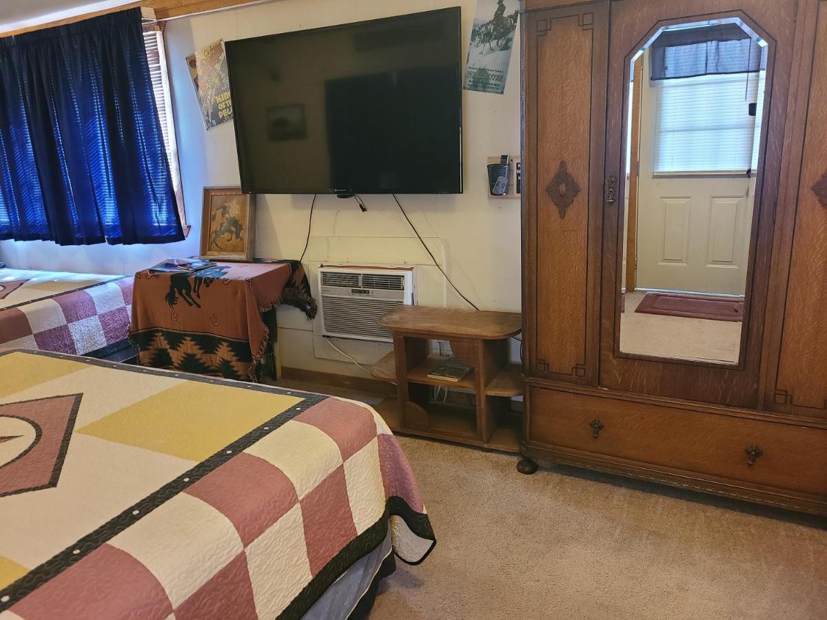 Buffalo Girls Hotel Canton Bagian luar foto