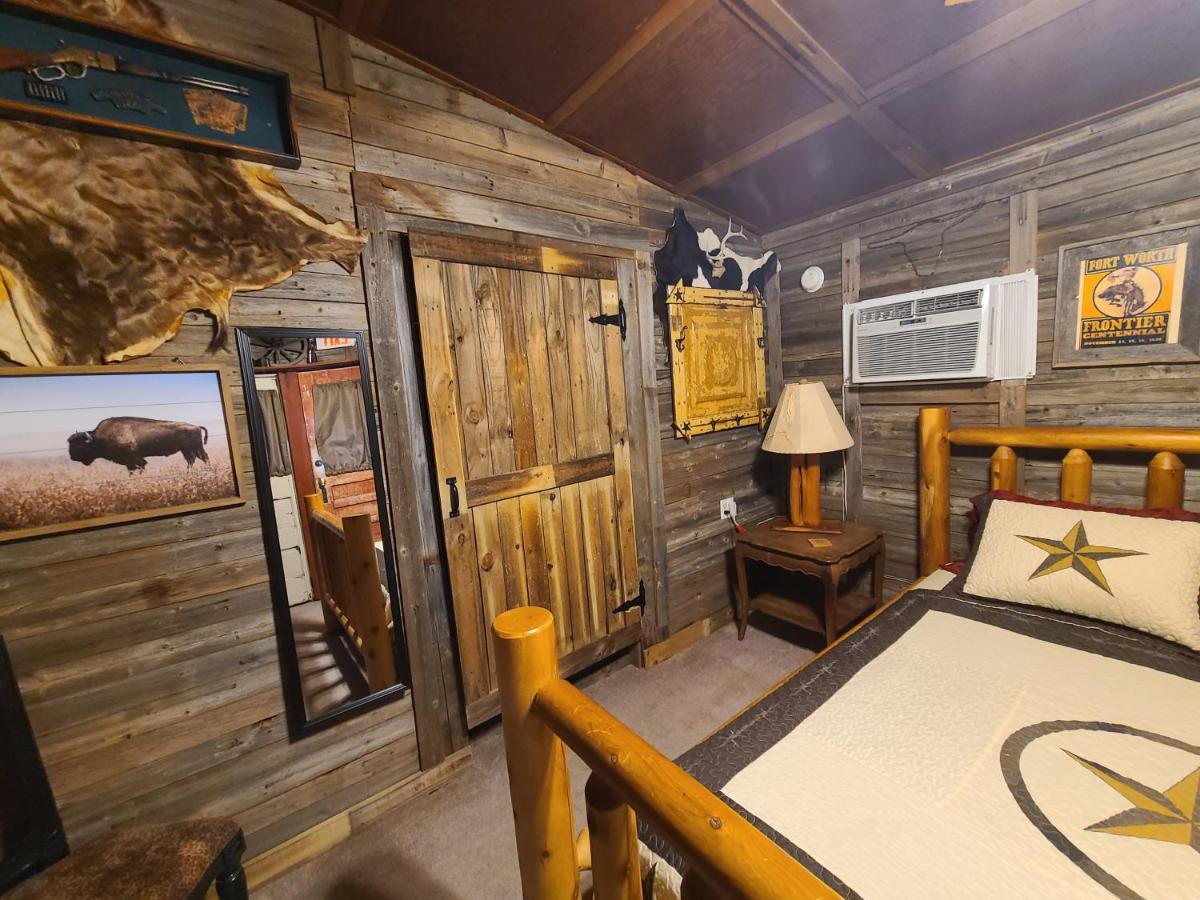Buffalo Girls Hotel Canton Bagian luar foto