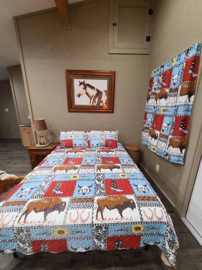 Buffalo Girls Hotel Canton Bagian luar foto