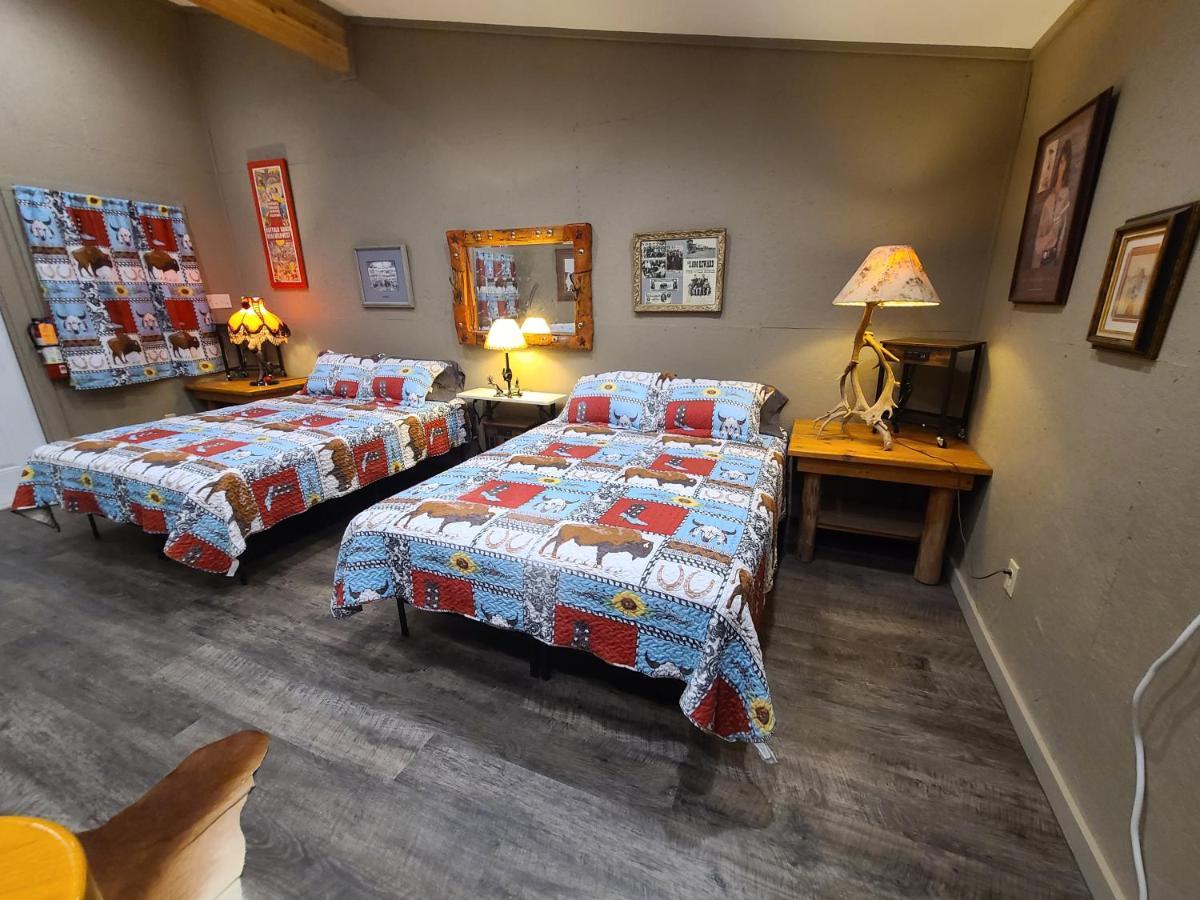 Buffalo Girls Hotel Canton Bagian luar foto